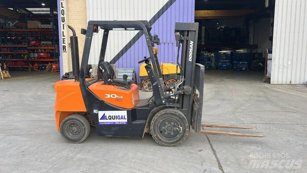 Doosan D 30 G 柴油叉车