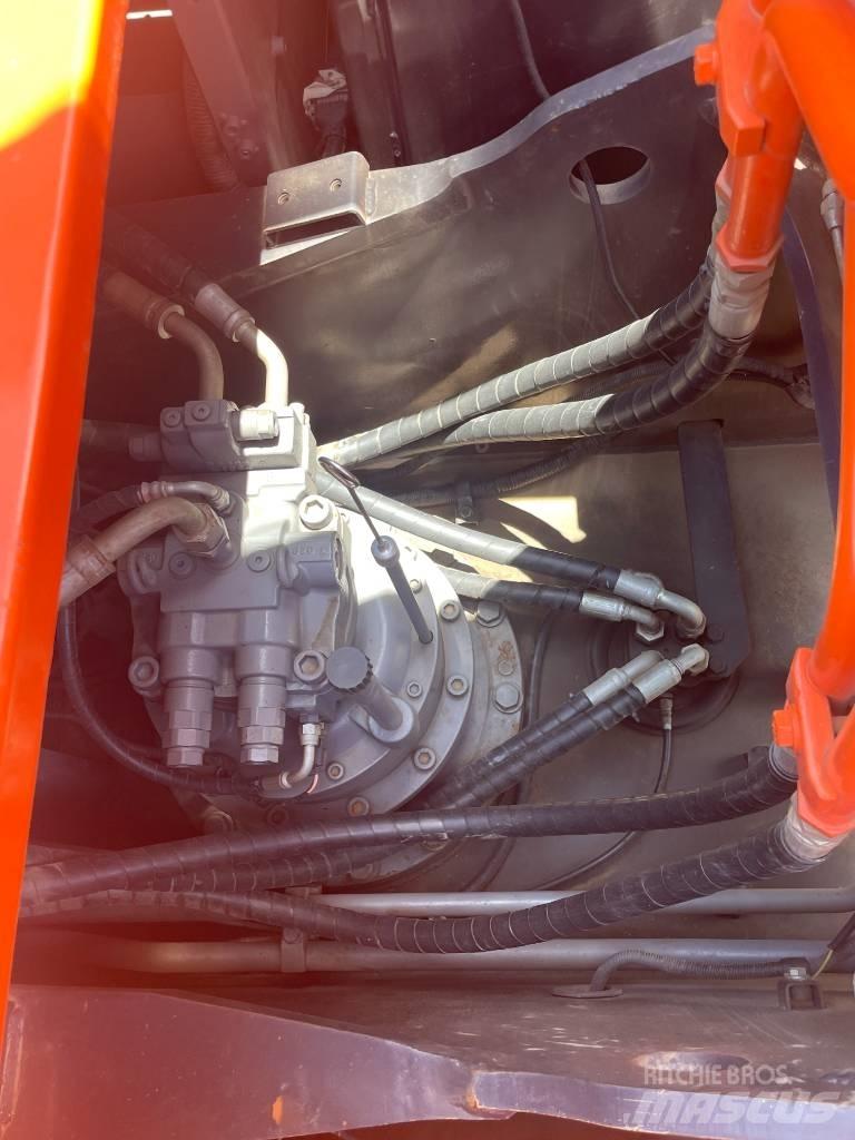 Hitachi ZX 240 履带挖掘机