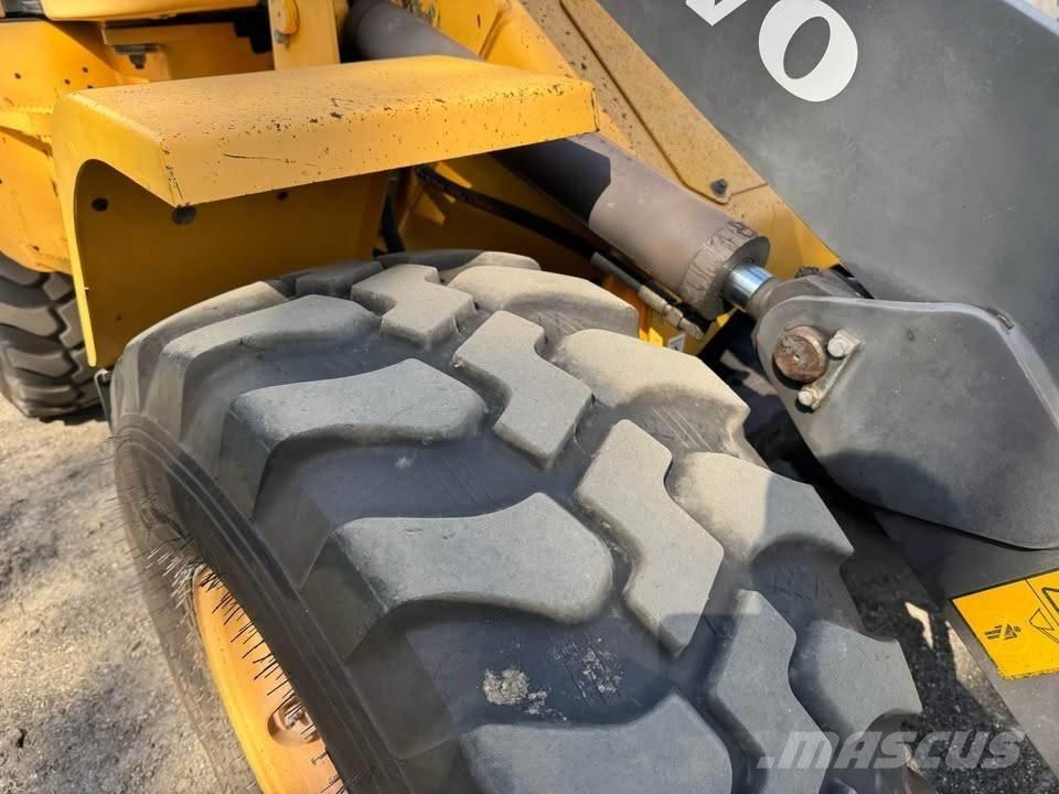 Volvo L 30 G 轮式装载机