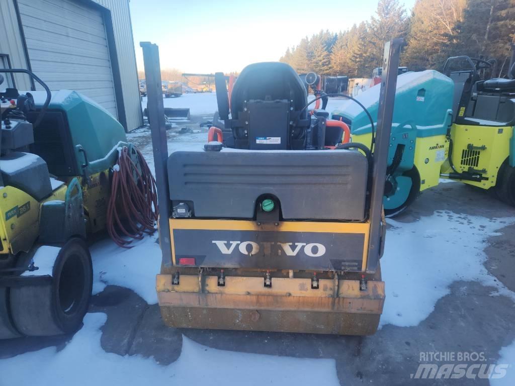 Volvo DD35B 双轮压路机