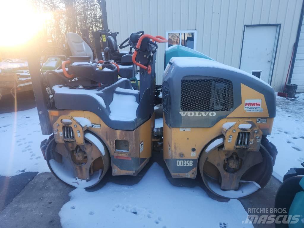 Volvo DD35B 双轮压路机