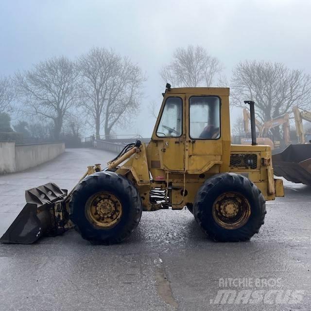 CAT 910 轮式装载机