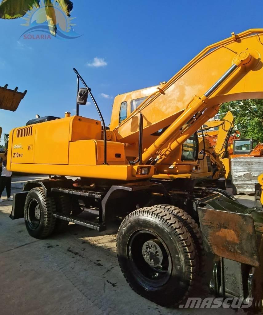 Hyundai robex 210w-7 轮式挖掘机