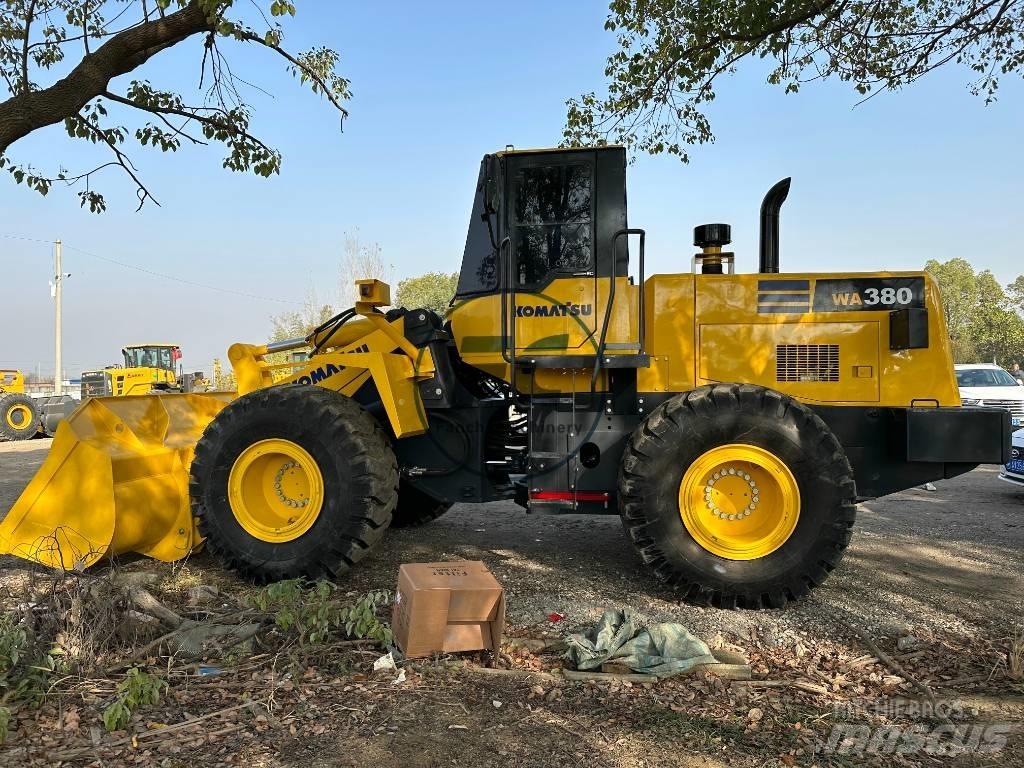 Komatsu WA 380 轮式装载机