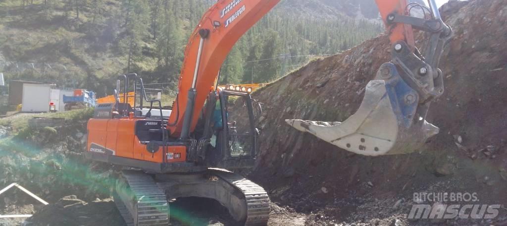 Doosan DX 235 履带挖掘机