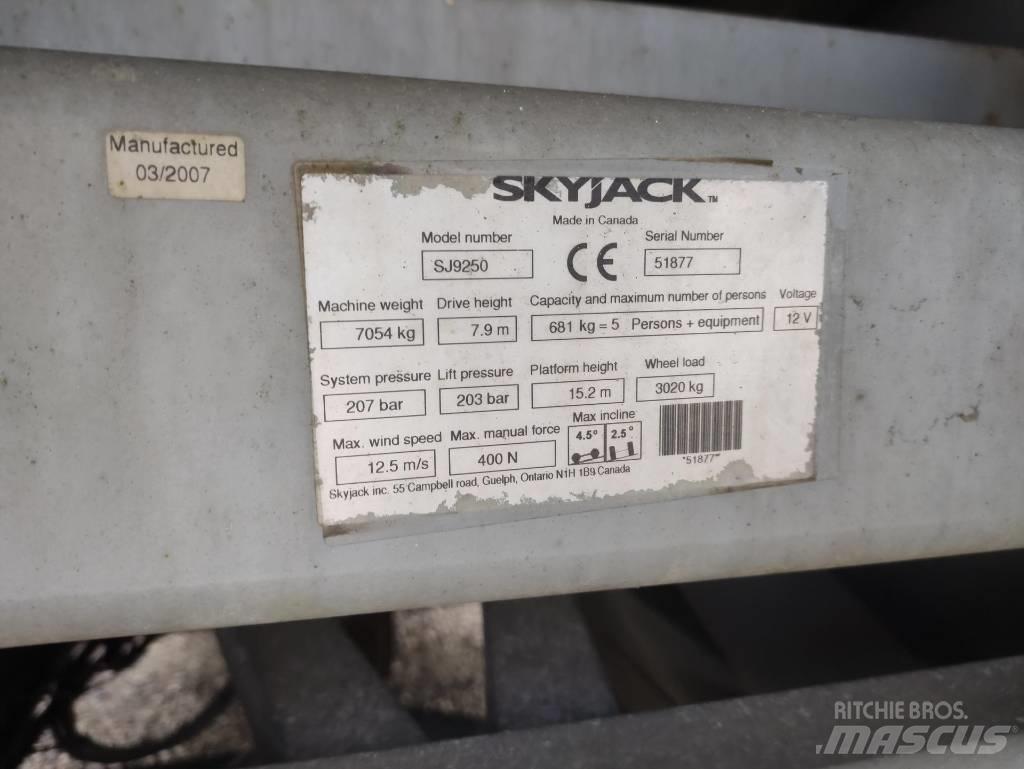 SkyJack SJ 9250 剪叉式升降机