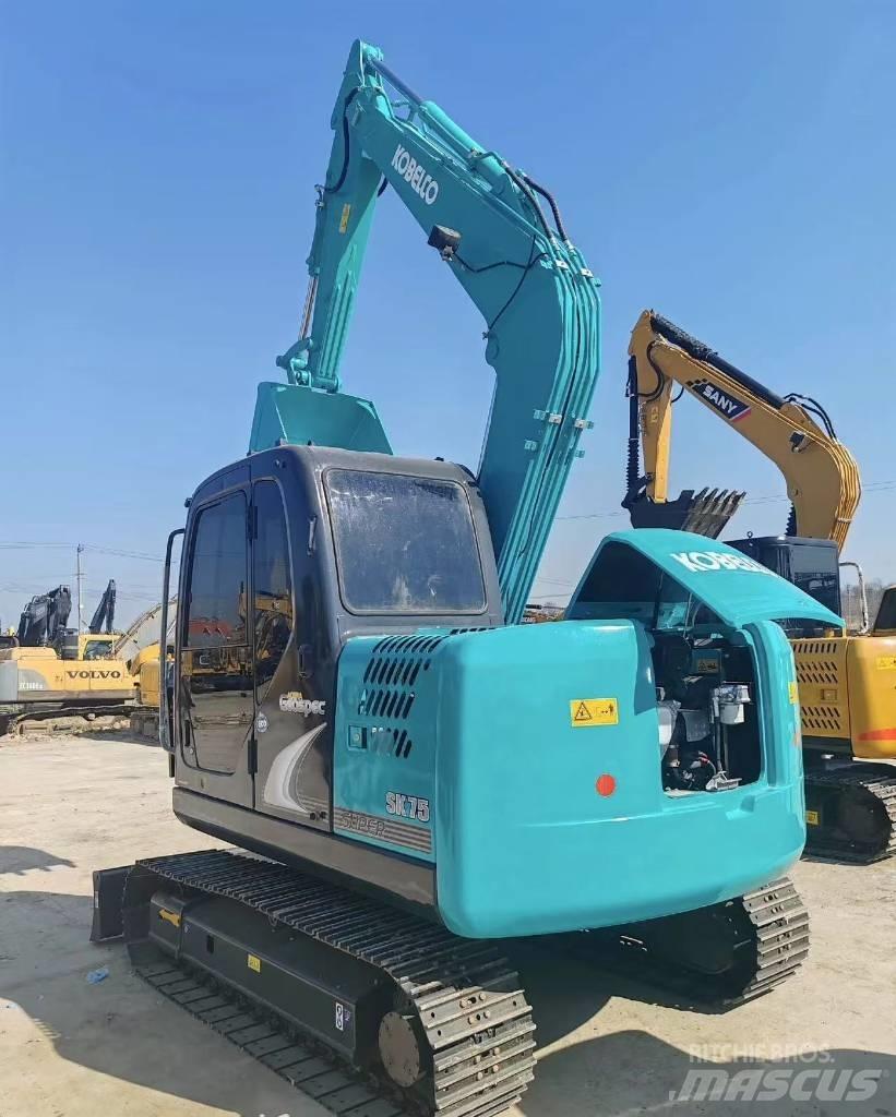 Kobelco SK 75 履带挖掘机