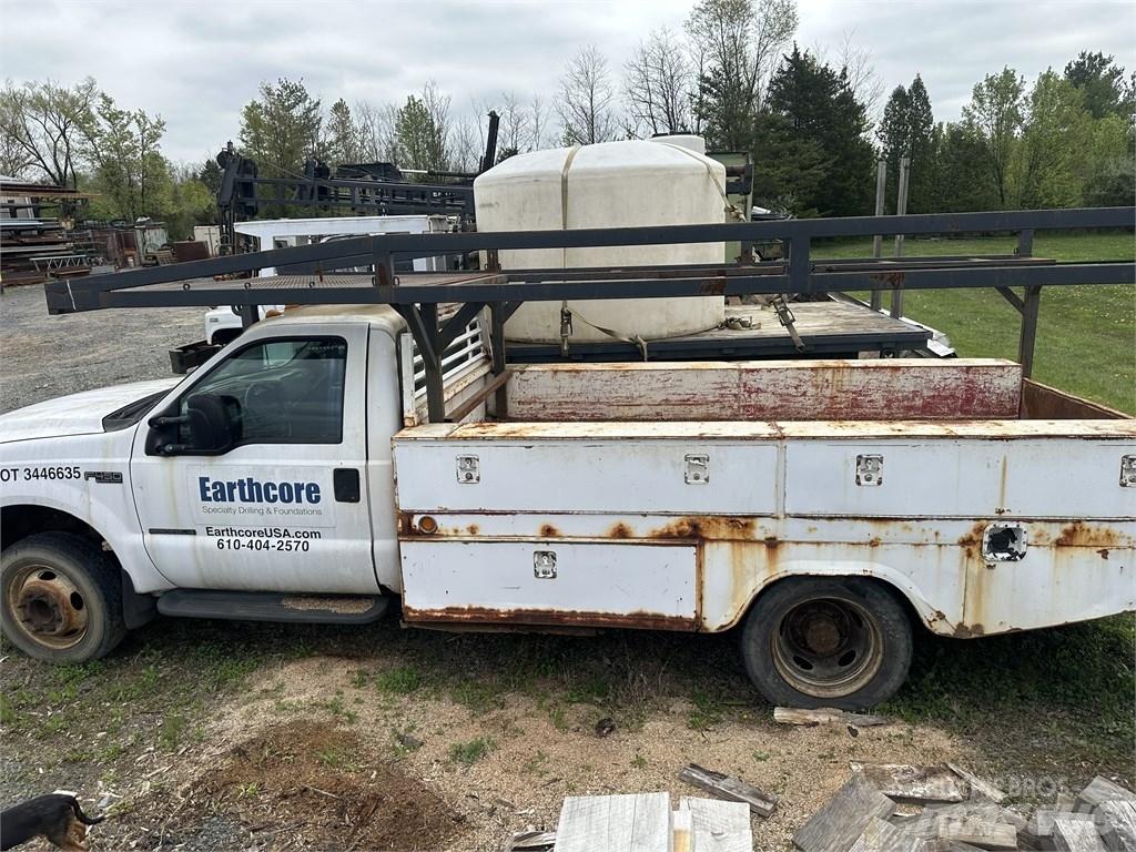 Ford F 450 平板车