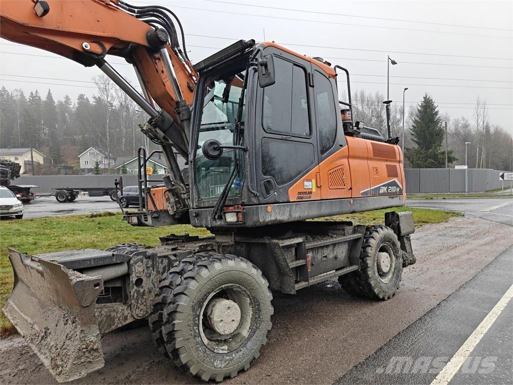 Doosan DX 210 W-7 轮式挖掘机