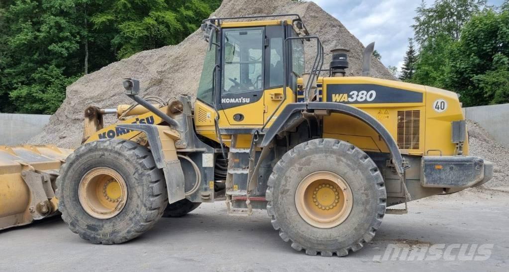 Komatsu WA 380 轮式装载机