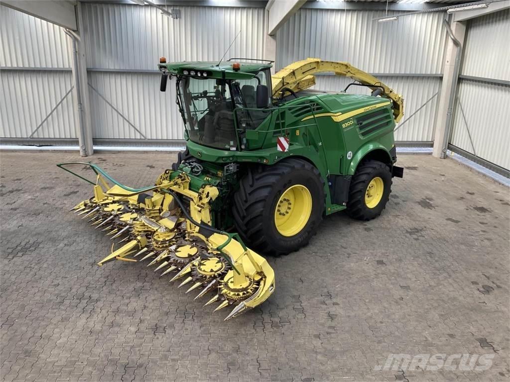 John Deere 8300 自走式青贮饲料收割机