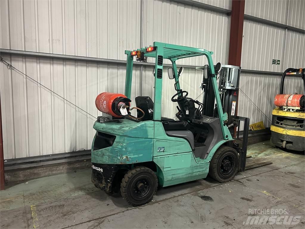 Mitsubishi FG25NT 天然气叉车