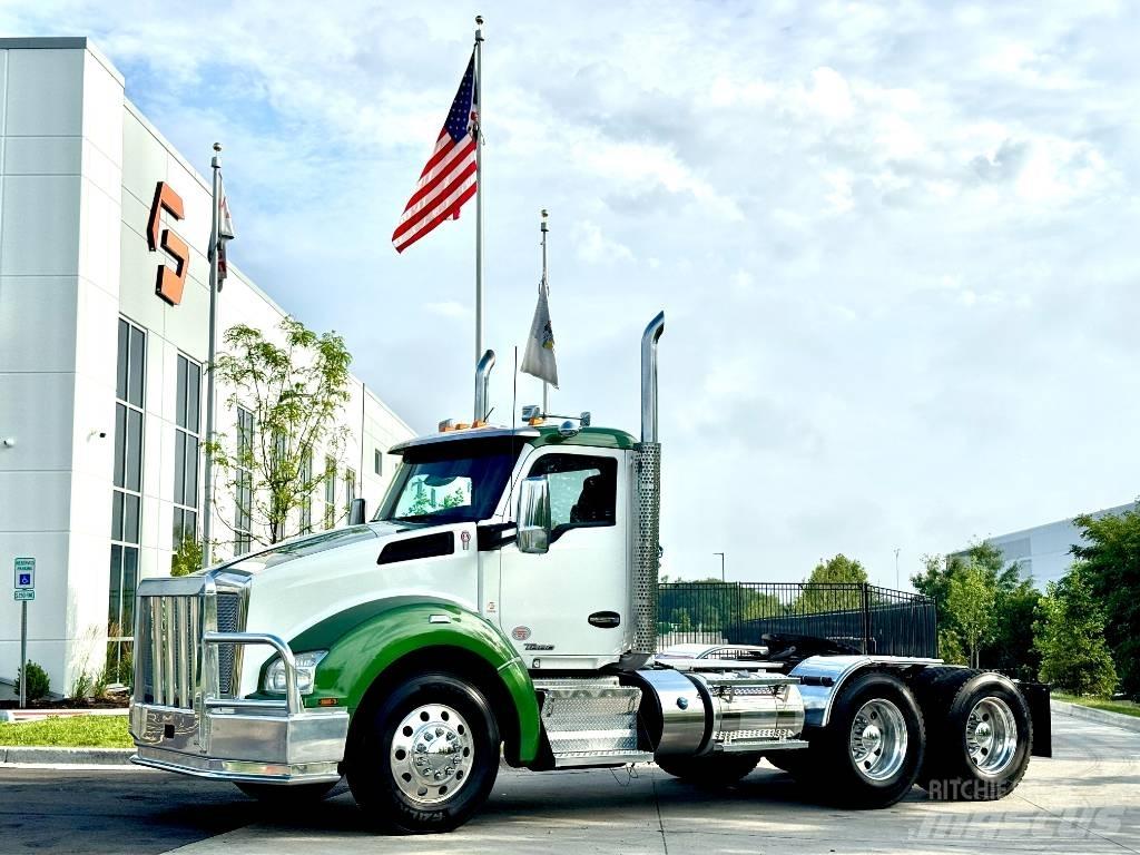 Kenworth T 880 牵引车