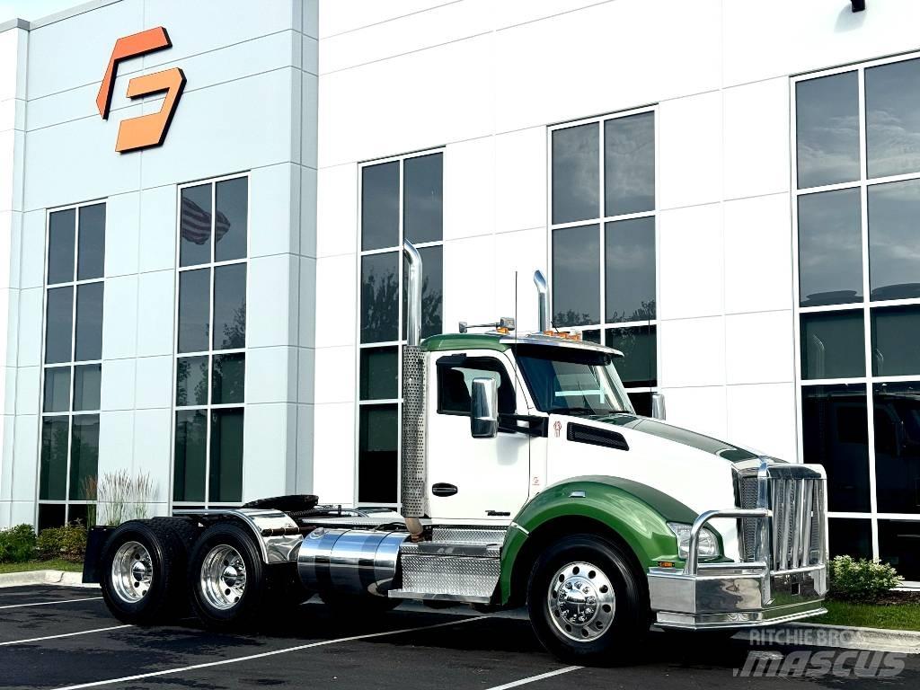 Kenworth T 880 牵引车