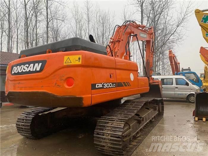 Doosan DX 300 履带挖掘机