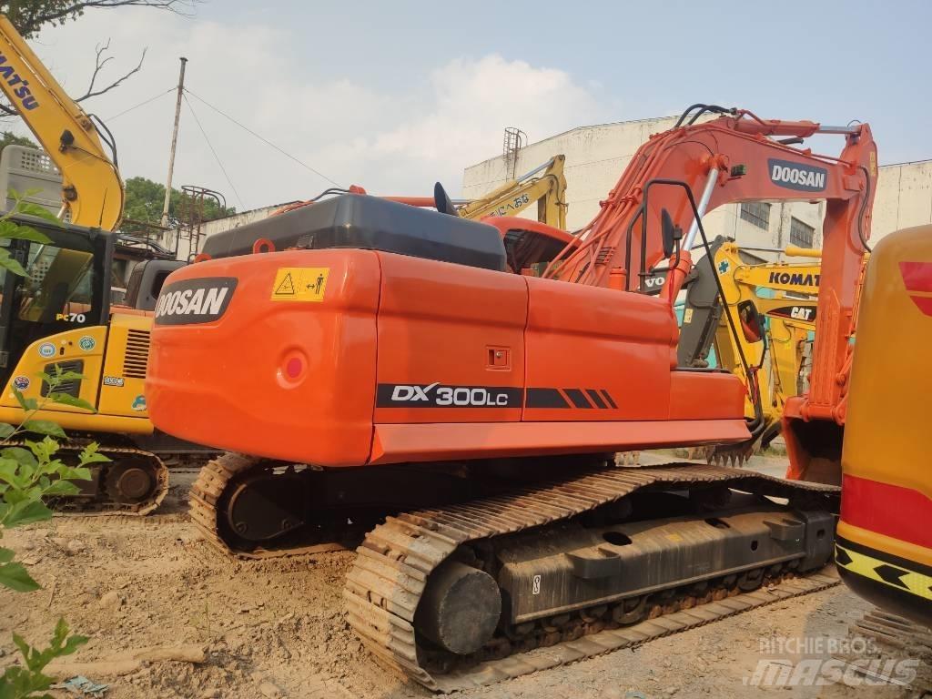 Doosan DX 300 履带挖掘机