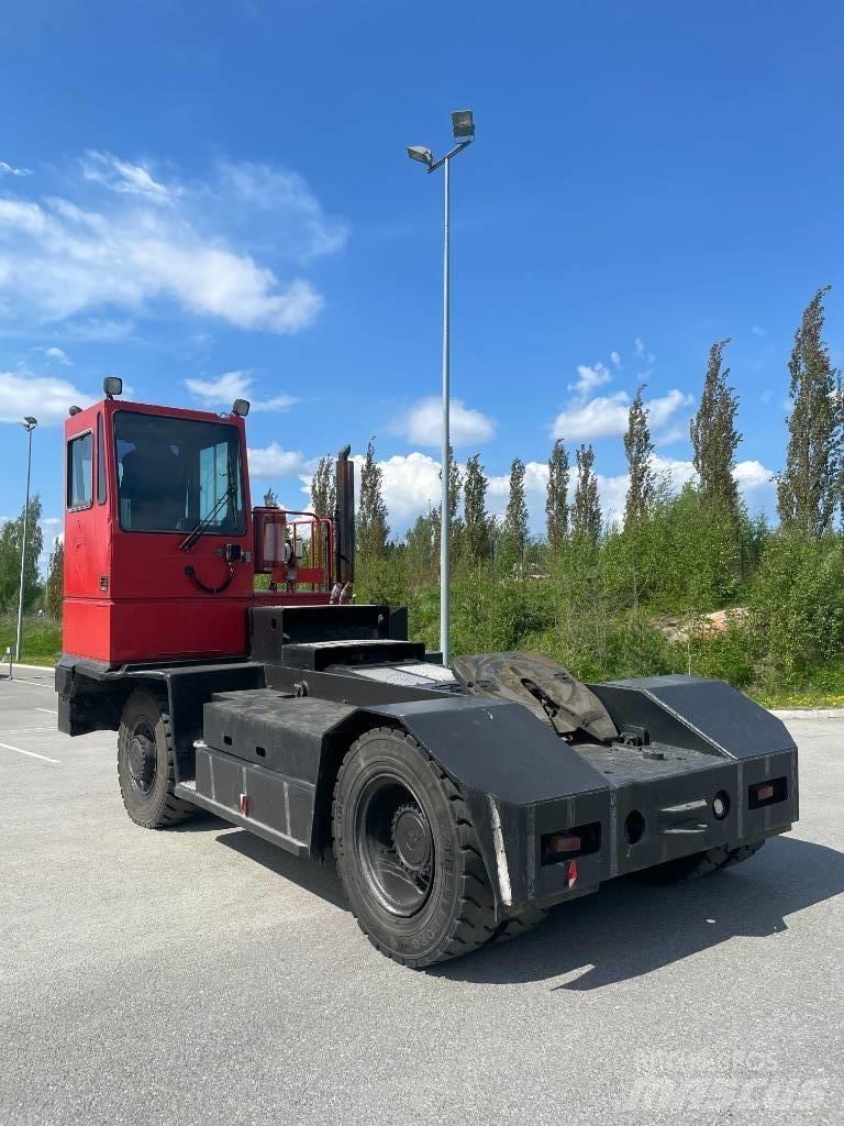 Kalmar TRX252 码头牵引车