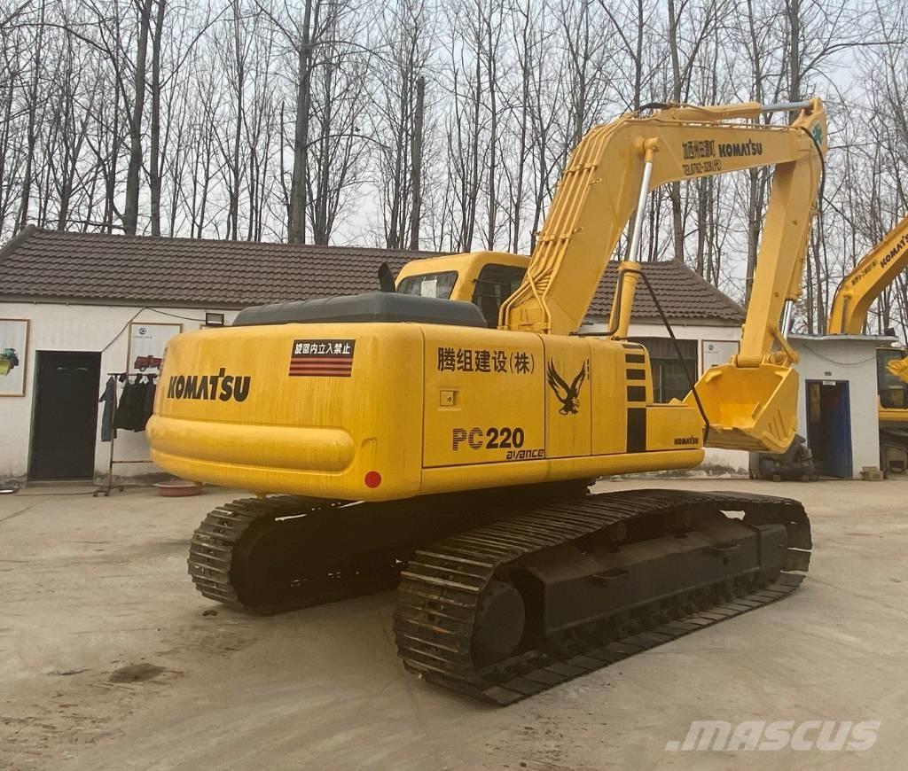 Komatsu PC 220-8 履带挖掘机