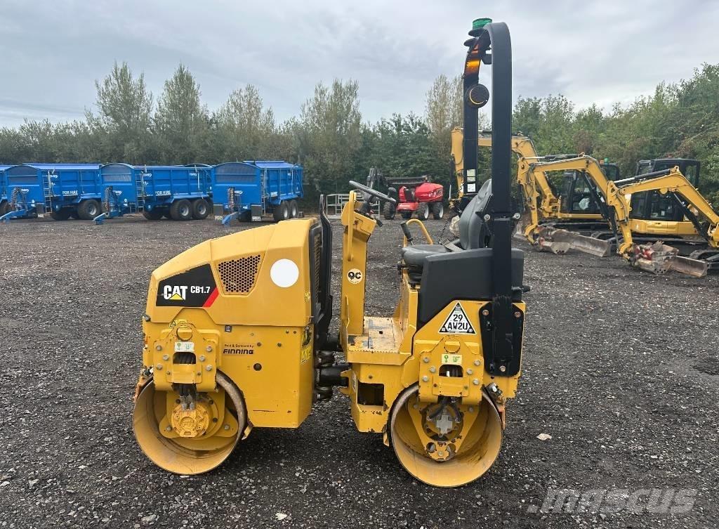 CAT CB 1.7 双轮压路机