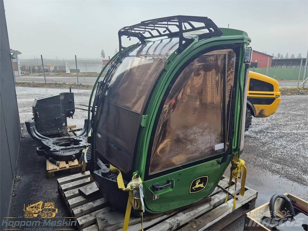John Deere 1270G 驾驶室与内部