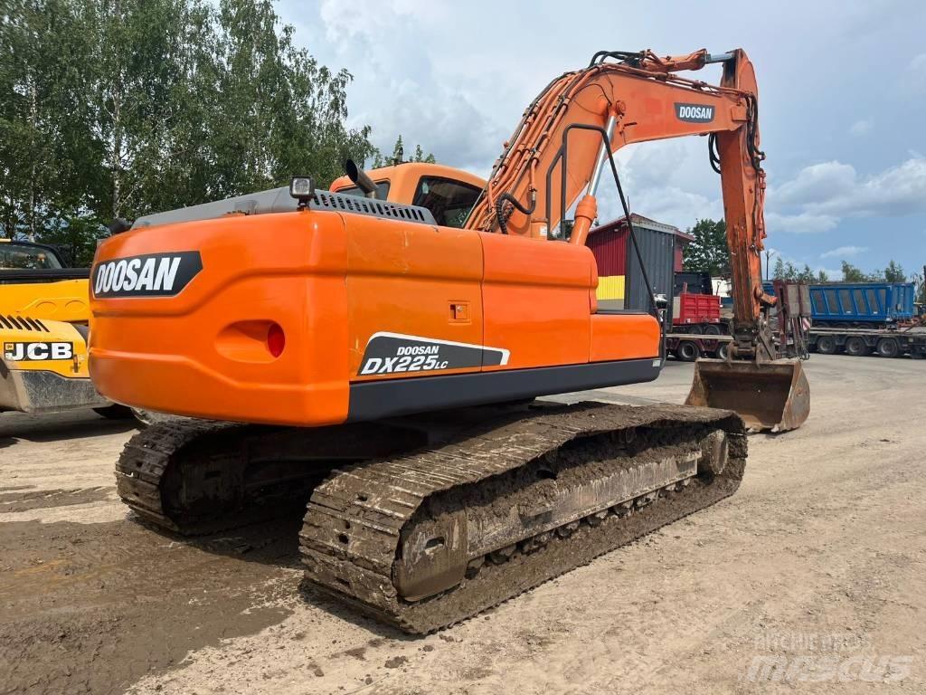 Doosan DX 225 LC 履带挖掘机