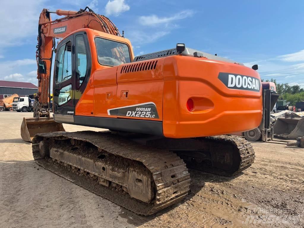 Doosan DX 225 LC 履带挖掘机