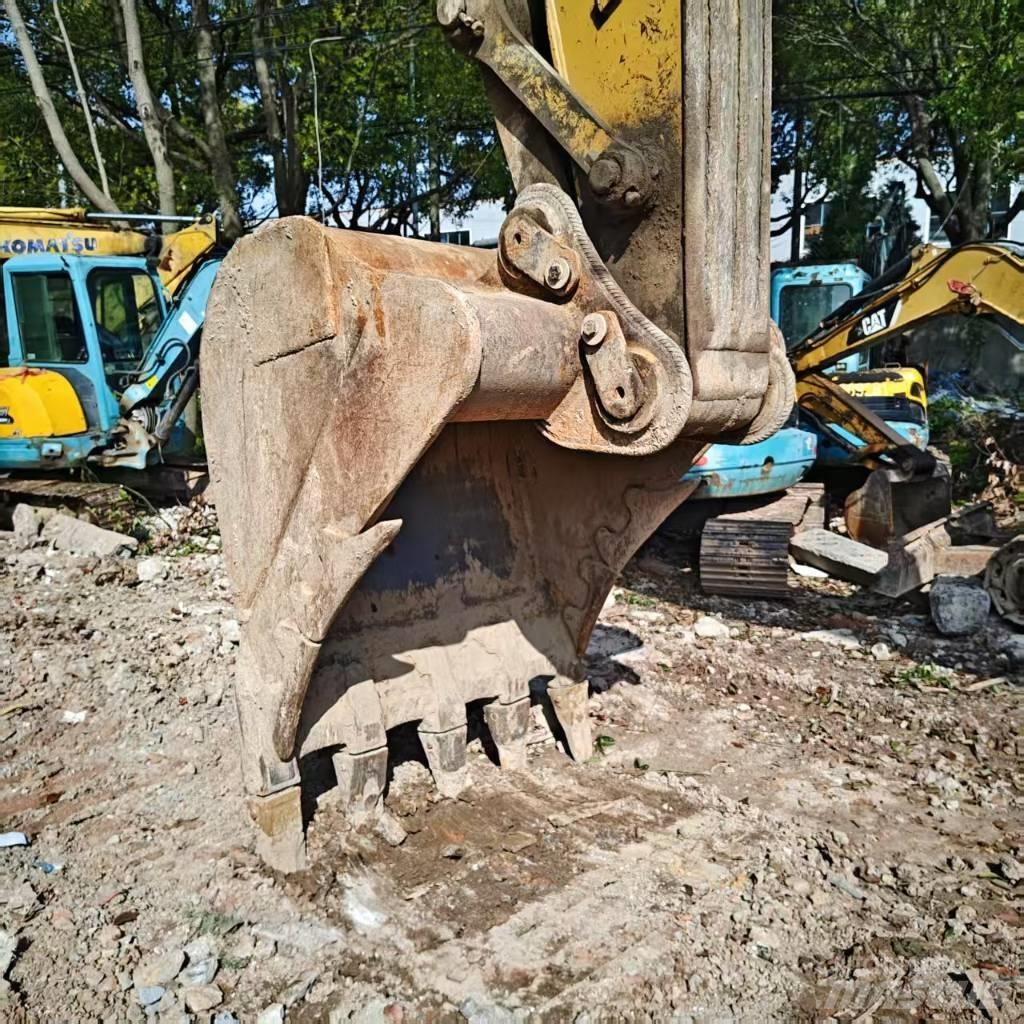 CAT 320D2 履带挖掘机
