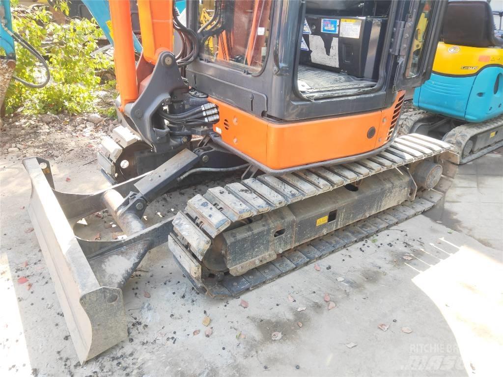 Hitachi ZX 30 U 小型挖掘机