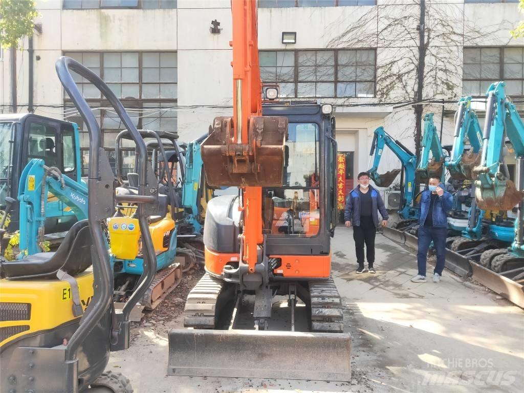 Hitachi ZX 30 U 小型挖掘机