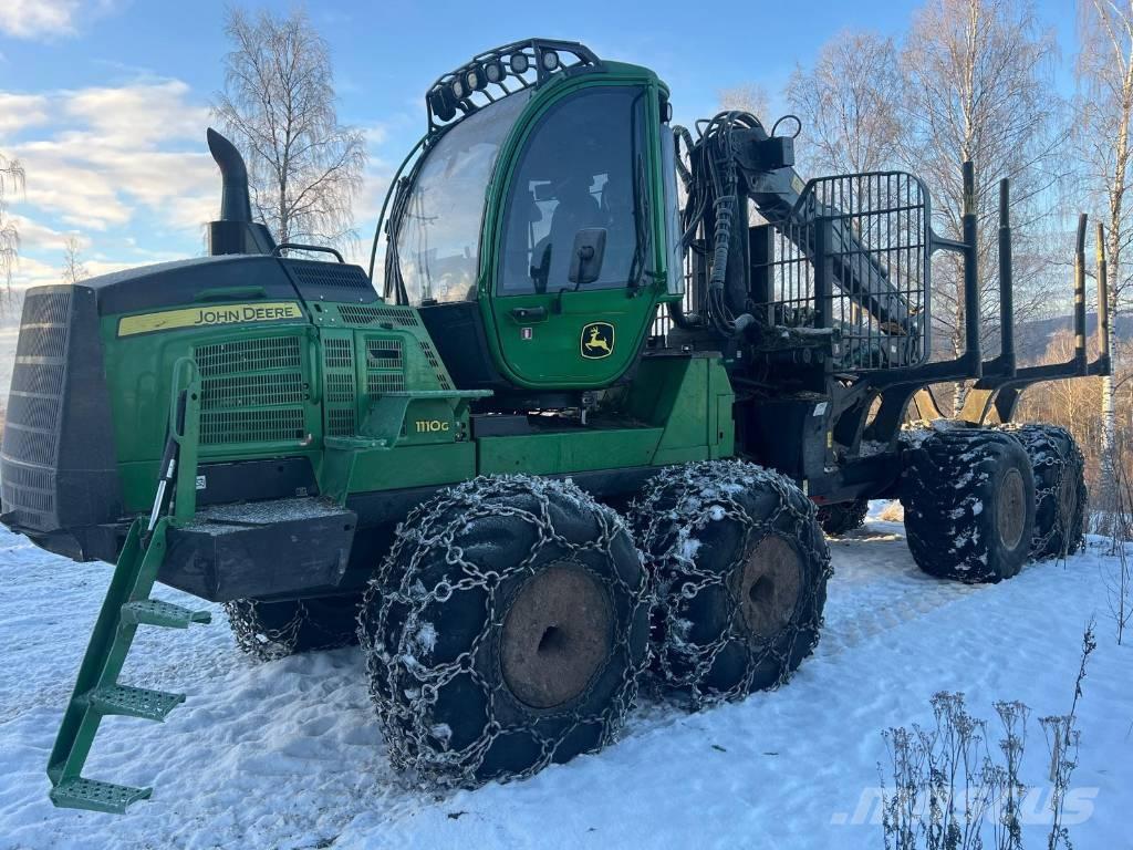 John Deere 1110 G 集运机