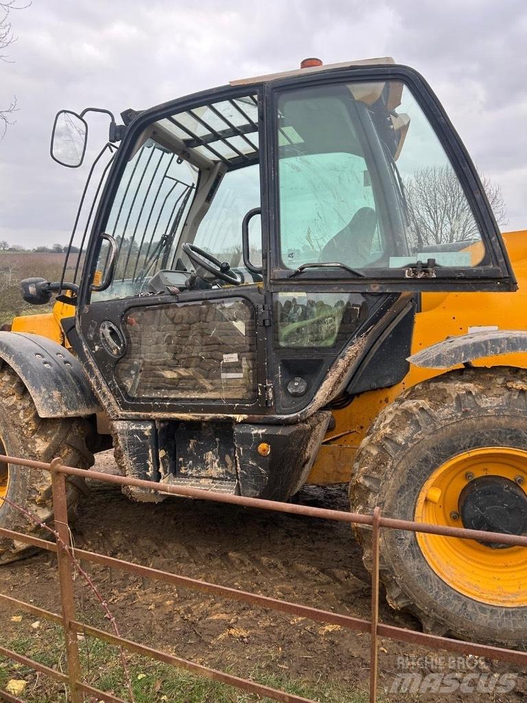 JCB 535-95 履带挖掘机