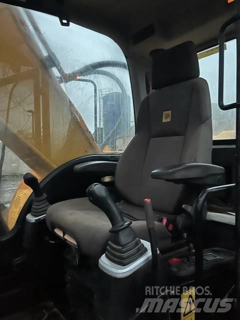 JCB JS 220 LC 履带挖掘机