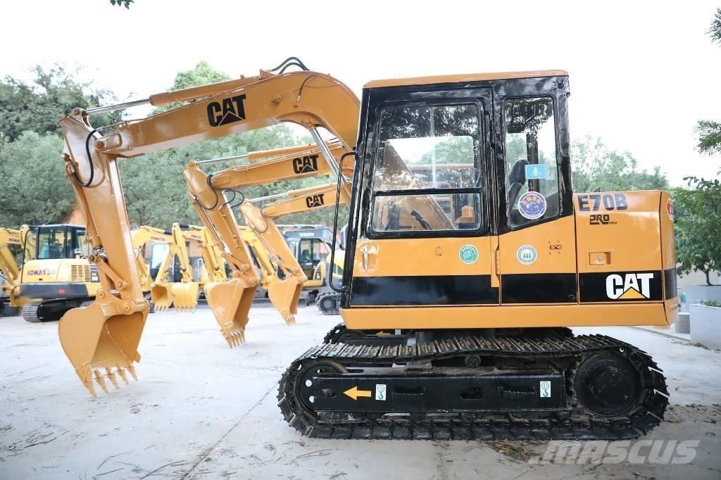 CAT E 70 B 小型挖掘机