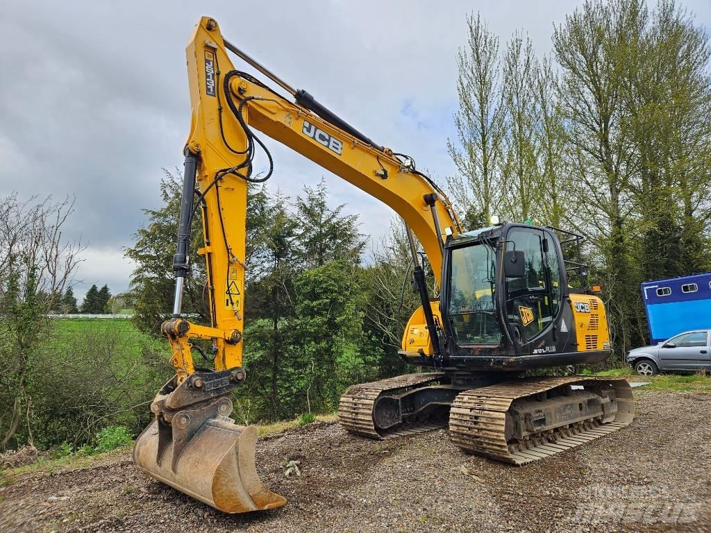 JCB JS 130 LC 履带挖掘机