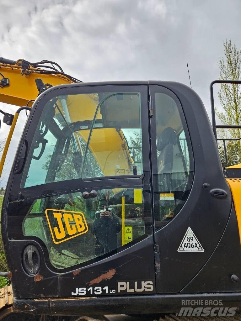 JCB JS 130 LC 履带挖掘机