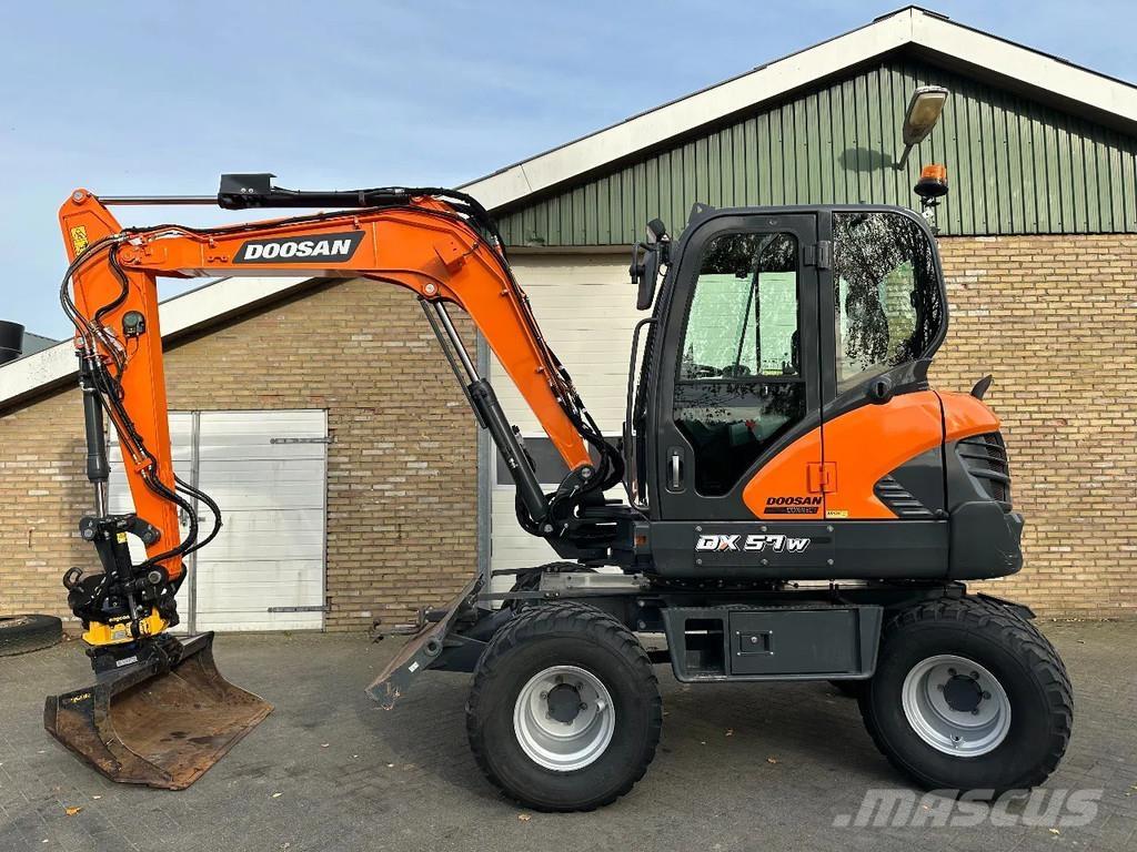 Doosan DX57W-7 轮式挖掘机