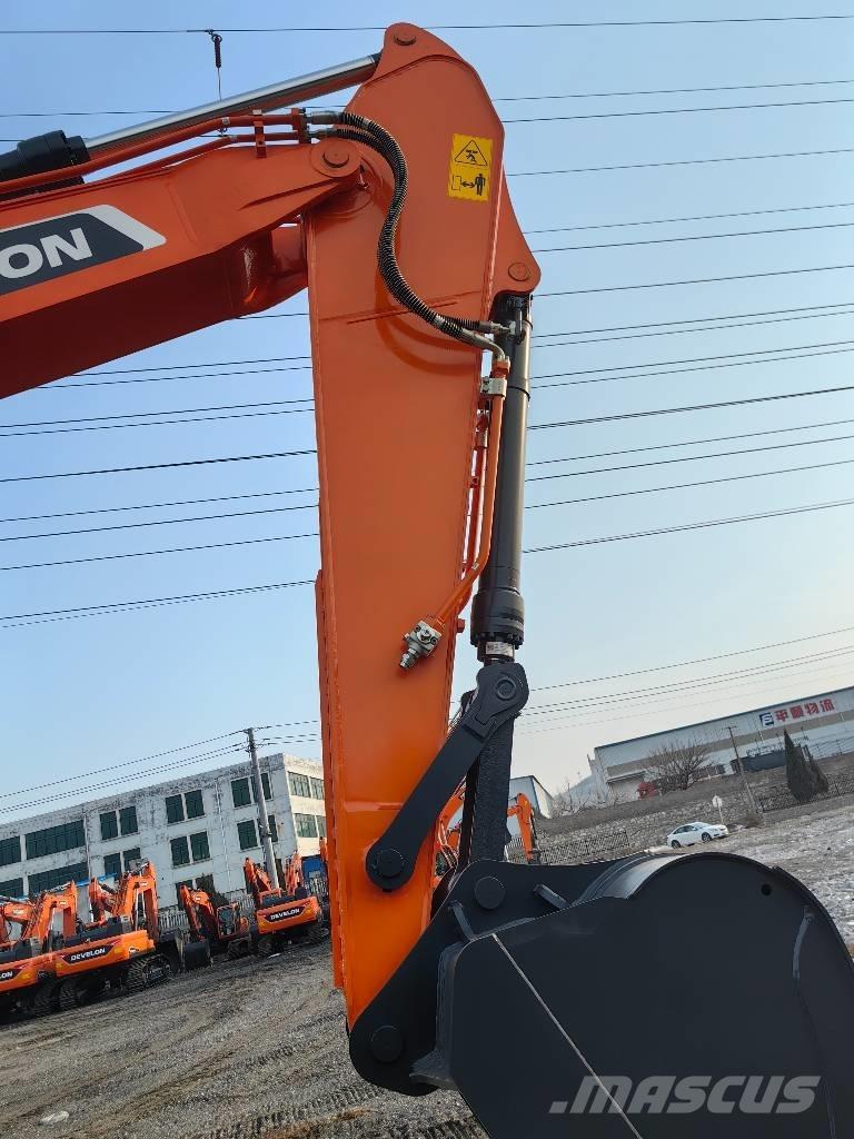 Doosan DX225 履带挖掘机