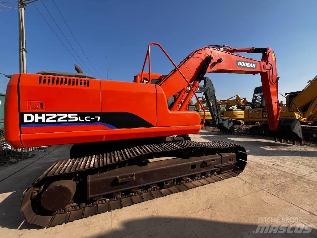 Doosan DH 225 LC-7 履带挖掘机
