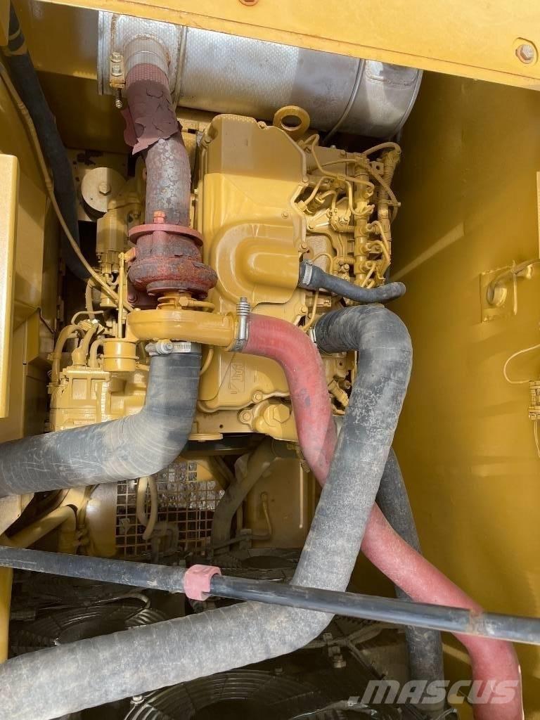 CAT 320 GC 中型挖掘机