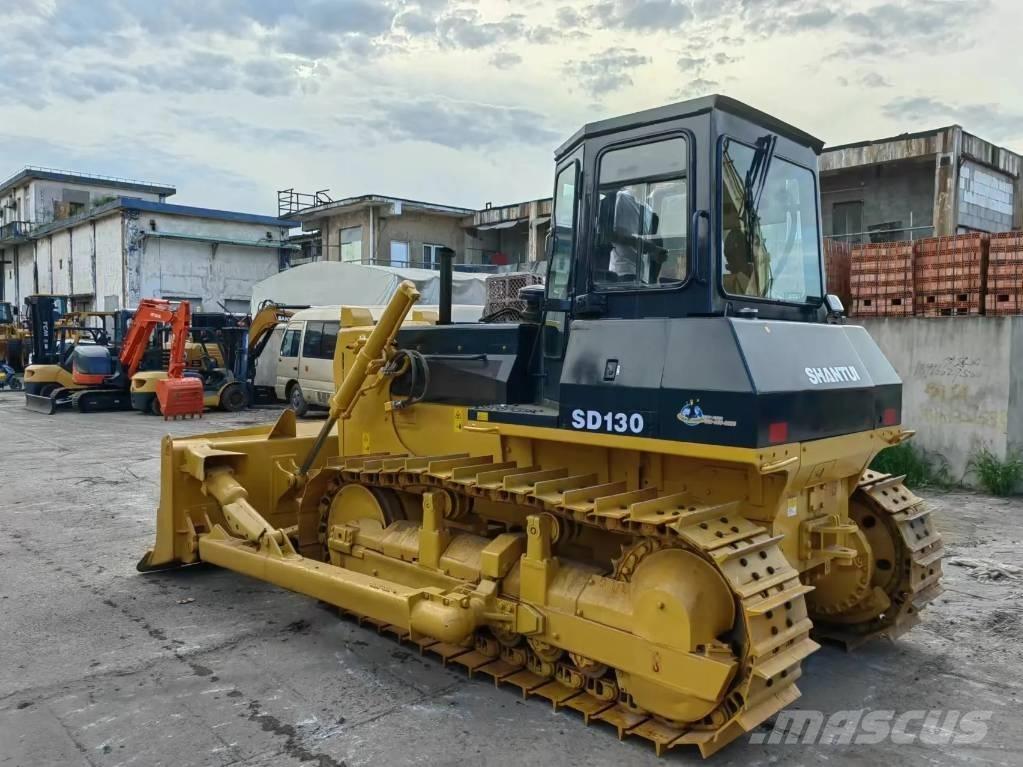 Shantui SD130 履带式推土机