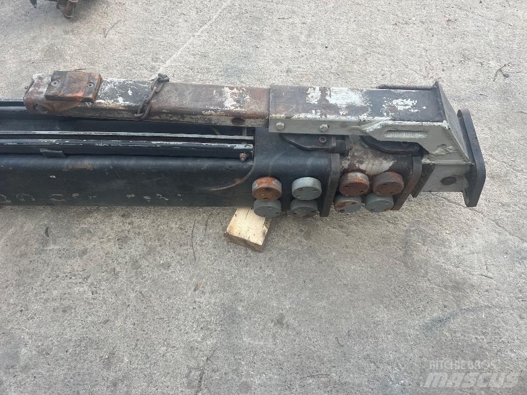 Rottne H11 吊杆和铲斗
