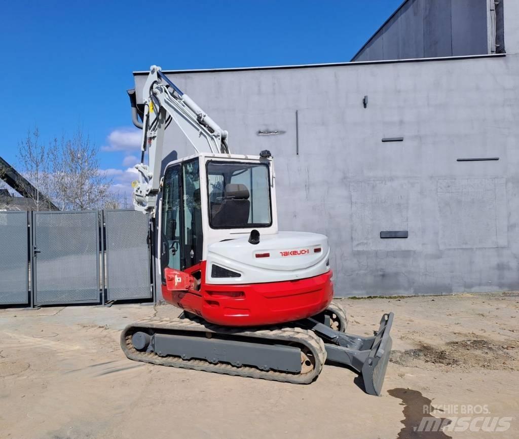 Takeuchi TB260 小型挖掘机