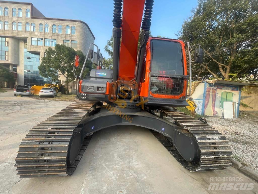 Doosan DX 300 履带挖掘机