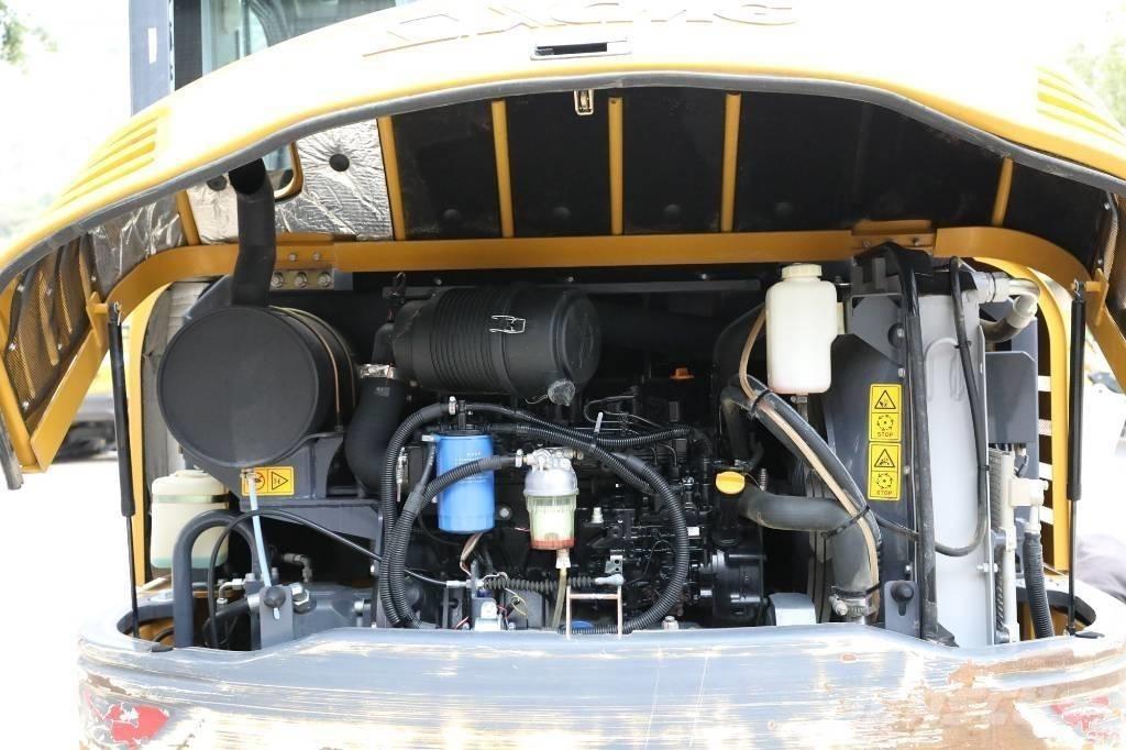 XCMG XE 60 DA 小型挖掘机