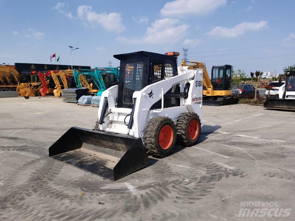 Bobcat S160 滑移装载机