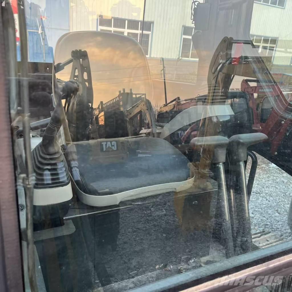 Komatsu PC 40 MR 小型挖掘机