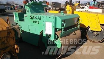 Sakai TG25 果岭滚压机