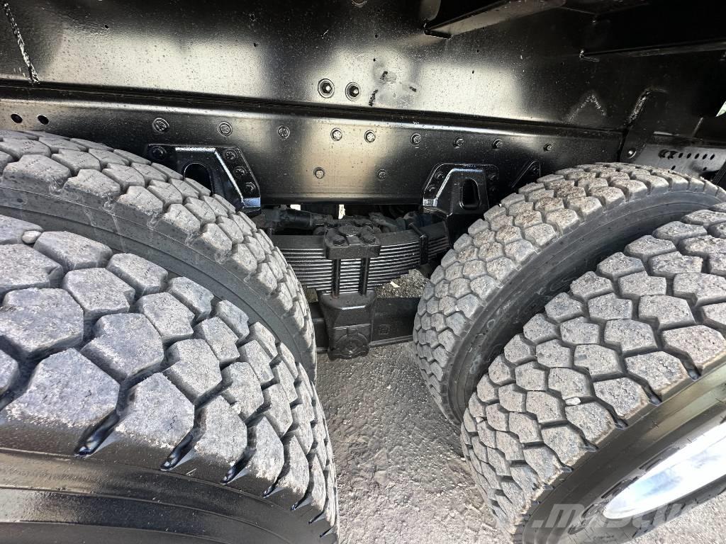 Freightliner 114 SD 组合/真空油槽车