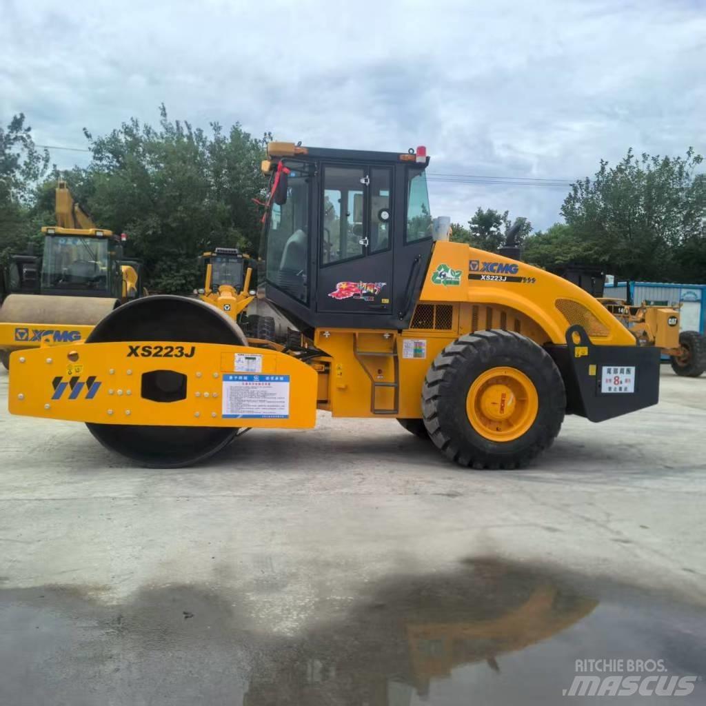 XCMG XS 223 J 单轮压路机