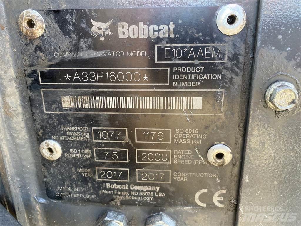 Bobcat E10 轮式挖掘机